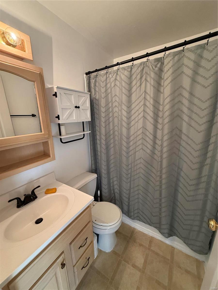 St Ann, Missouri 63074, United States, 2 Bedrooms Bedrooms, ,2 BathroomsBathrooms,Residential,Pending,37539