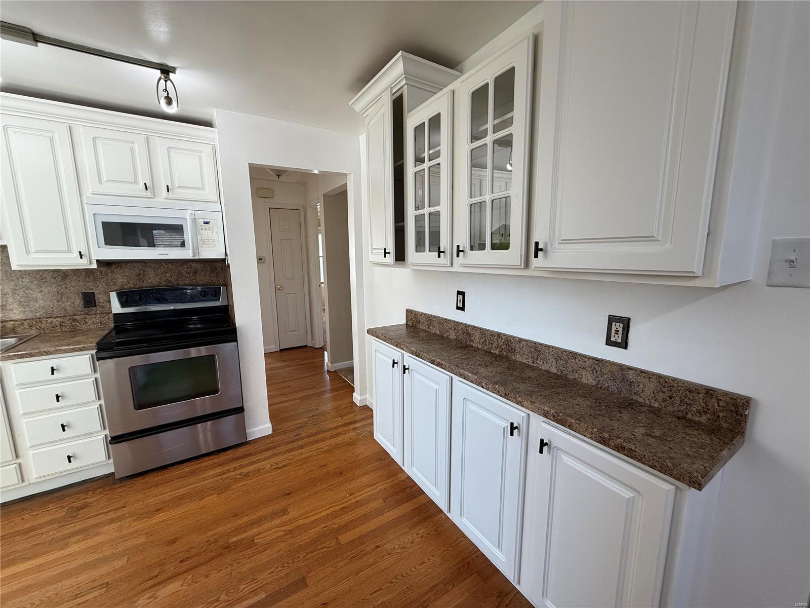 St Ann, Missouri 63074, United States, 2 Bedrooms Bedrooms, ,2 BathroomsBathrooms,Residential,Pending,37539