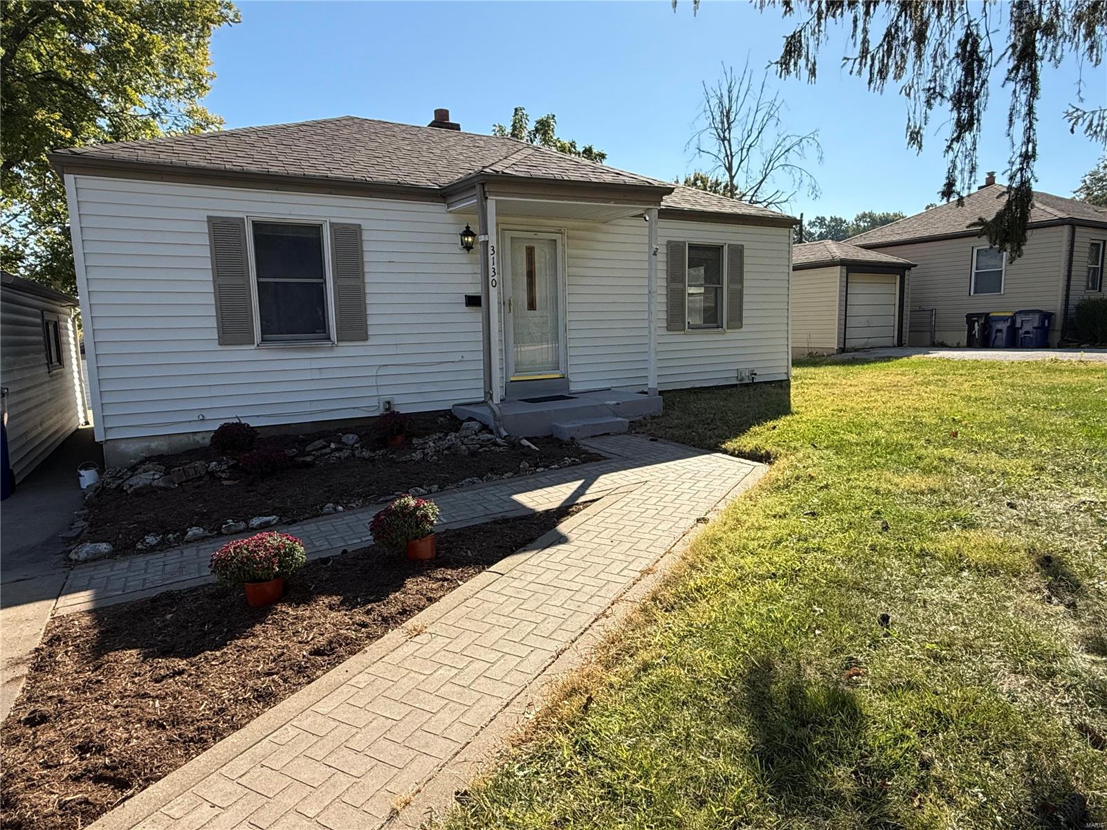 St Ann, Missouri 63074, United States, 2 Bedrooms Bedrooms, ,2 BathroomsBathrooms,Residential,Pending,37539