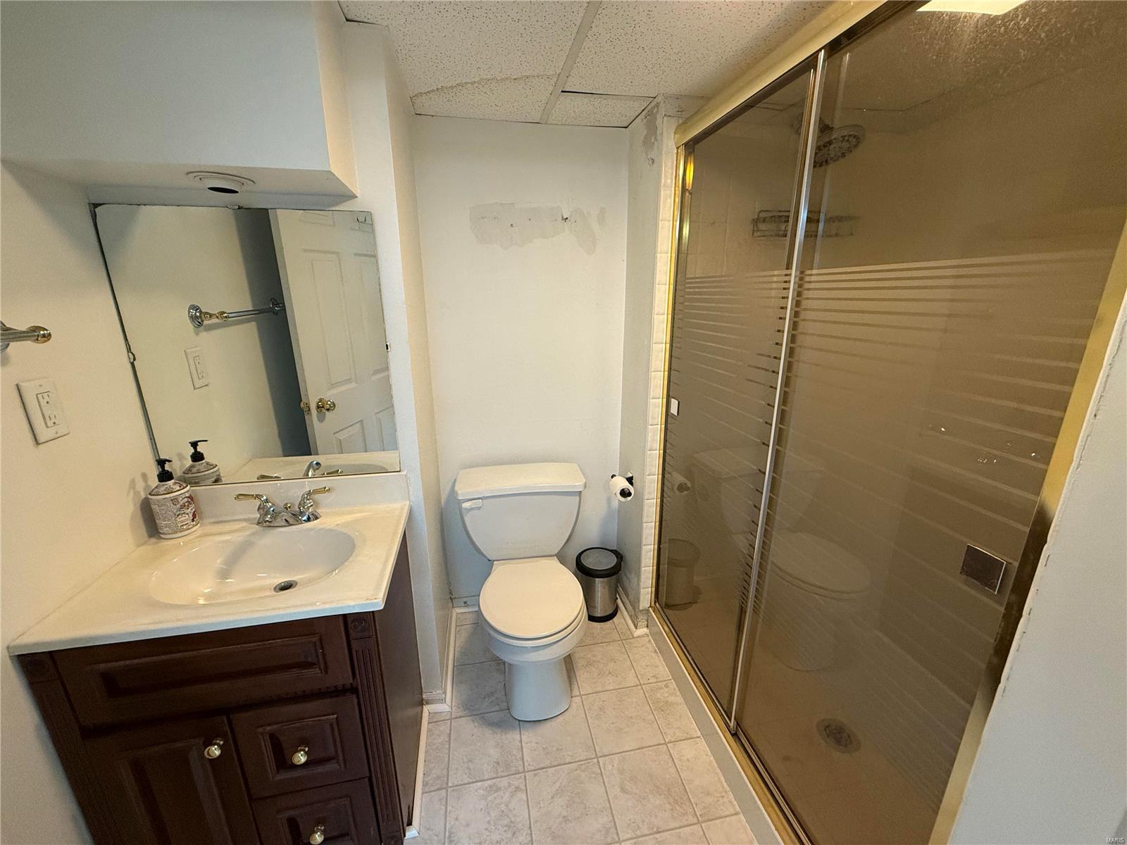 St Ann, Missouri 63074, United States, 2 Bedrooms Bedrooms, ,2 BathroomsBathrooms,Residential,Pending,37539