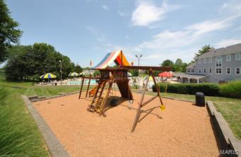 Twin Chimneys - Residential