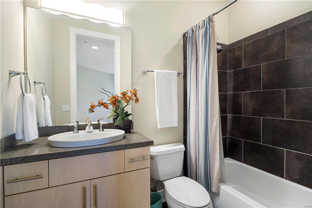 Bonhomme on the Grove - Residential