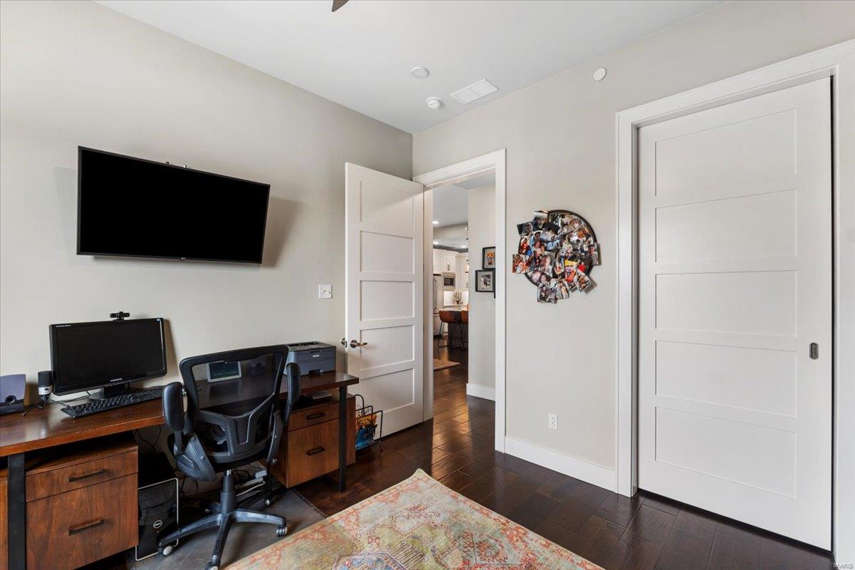 Kirkwood, Missouri 63122, United States, 2 Bedrooms Bedrooms, ,2 BathroomsBathrooms,Residential,Pending,112412