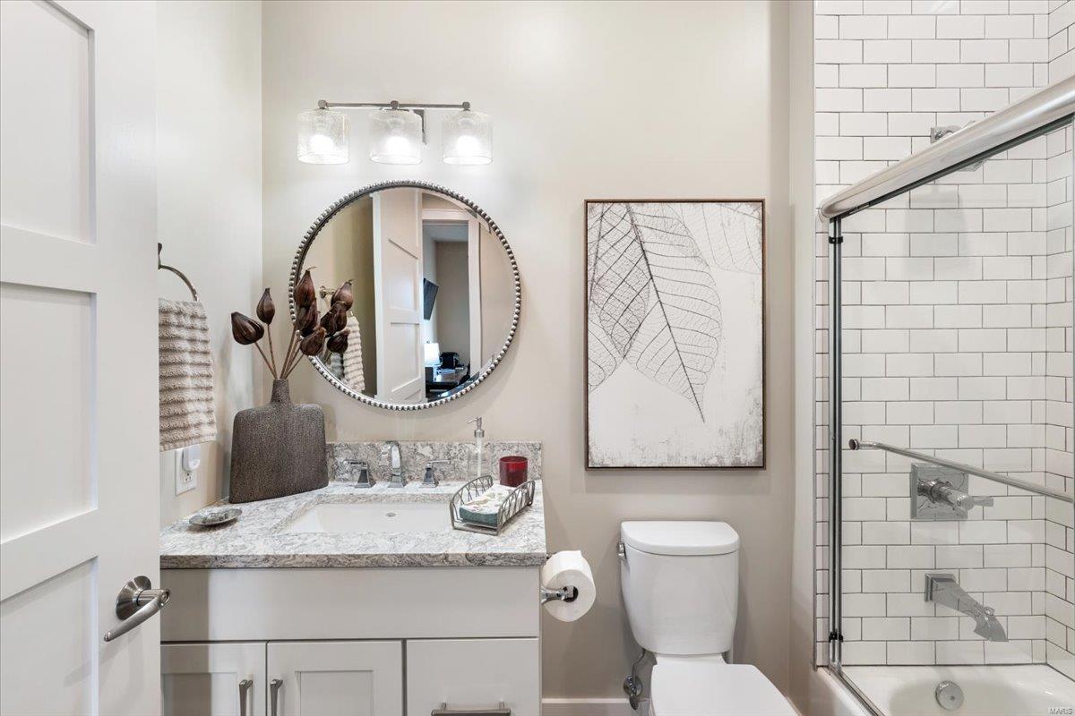 Kirkwood, Missouri 63122, United States, 2 Bedrooms Bedrooms, ,2 BathroomsBathrooms,Residential,Pending,112412