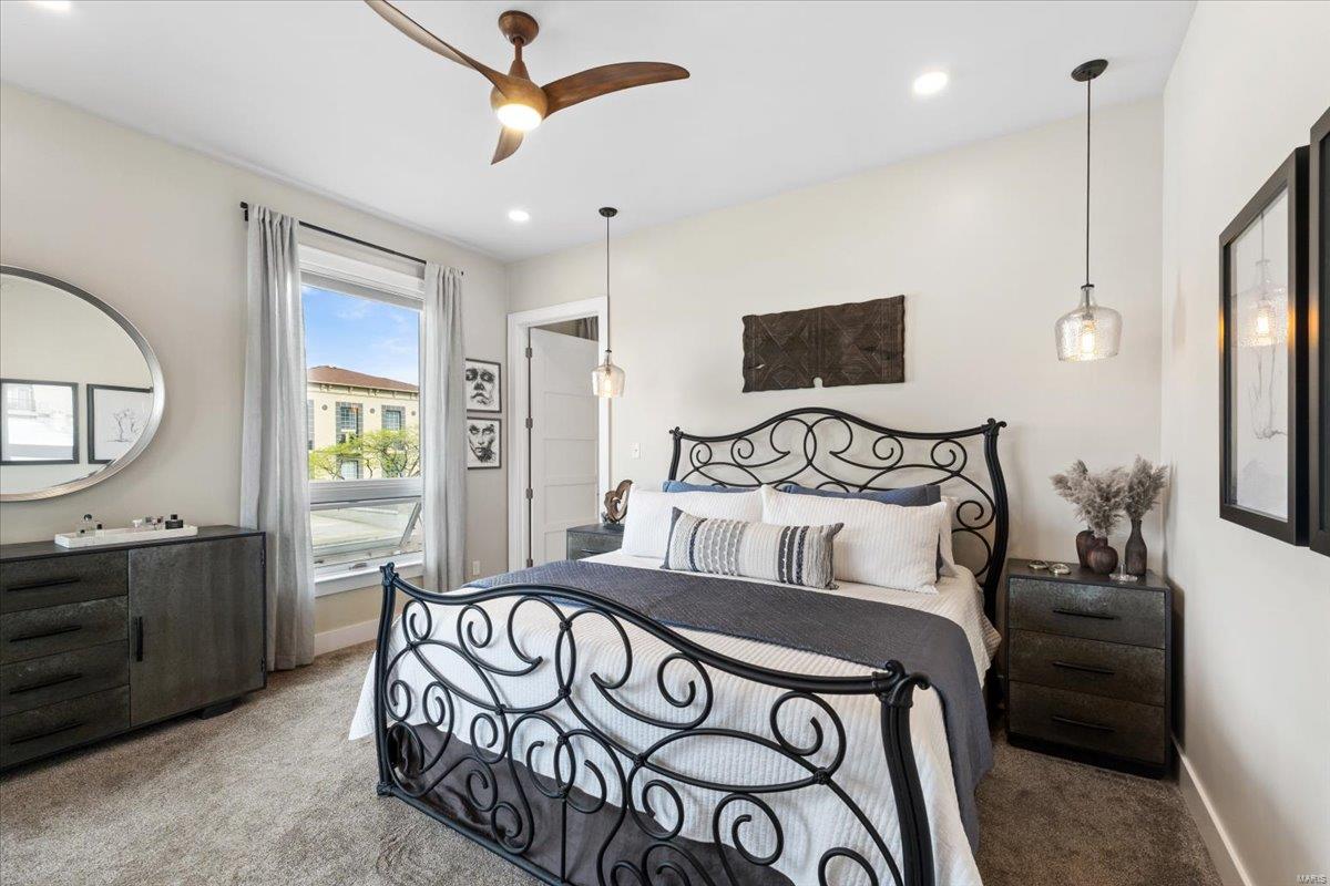 Kirkwood, Missouri 63122, United States, 2 Bedrooms Bedrooms, ,2 BathroomsBathrooms,Residential,Pending,112412