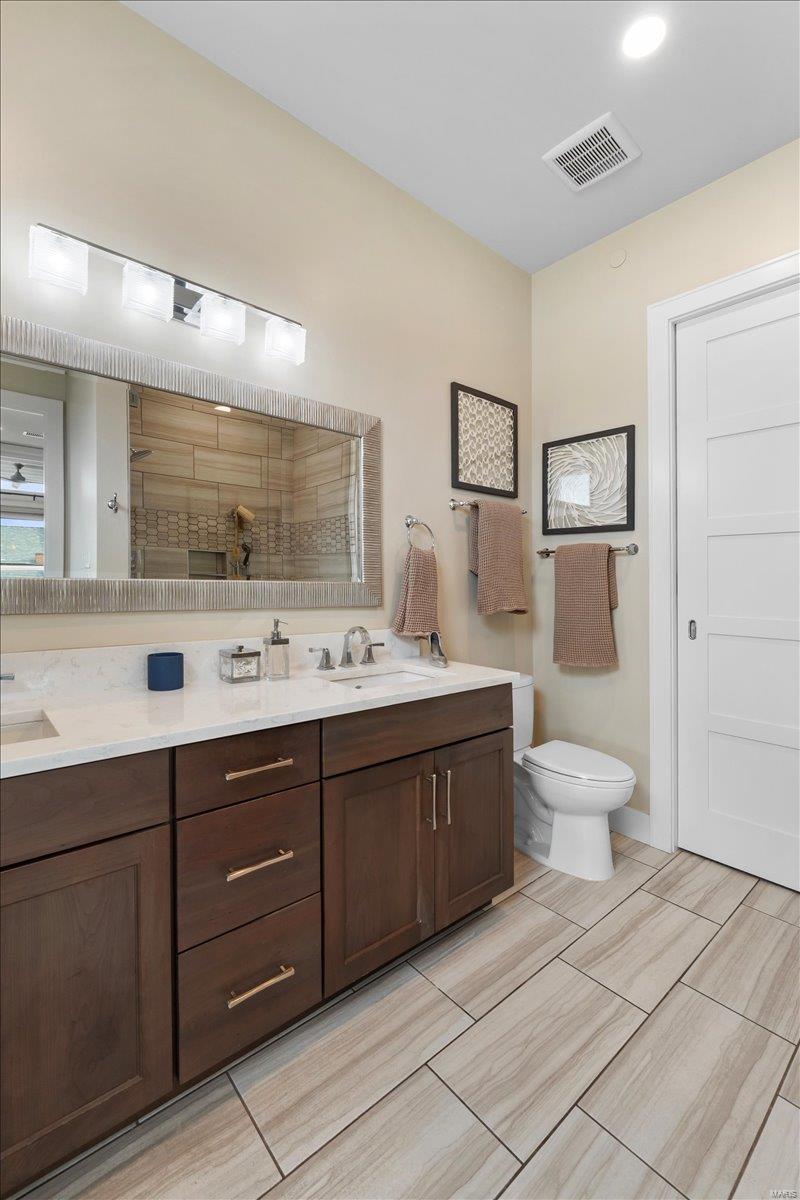 Kirkwood, Missouri 63122, United States, 2 Bedrooms Bedrooms, ,2 BathroomsBathrooms,Residential,Pending,112412