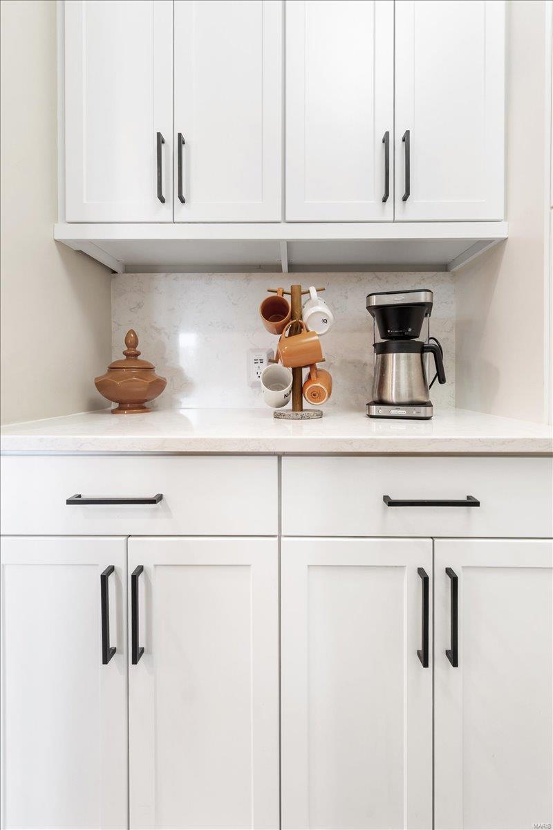 Kirkwood, Missouri 63122, United States, 2 Bedrooms Bedrooms, ,2 BathroomsBathrooms,Residential,Pending,112412