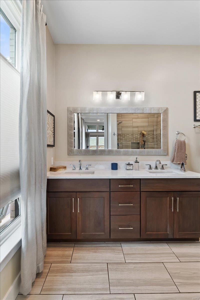 Kirkwood, Missouri 63122, United States, 2 Bedrooms Bedrooms, ,2 BathroomsBathrooms,Residential,Pending,112412