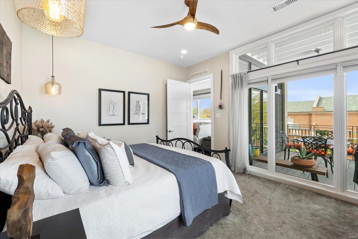 Kirkwood, Missouri 63122, United States, 2 Bedrooms Bedrooms, ,2 BathroomsBathrooms,Residential,Pending,112412