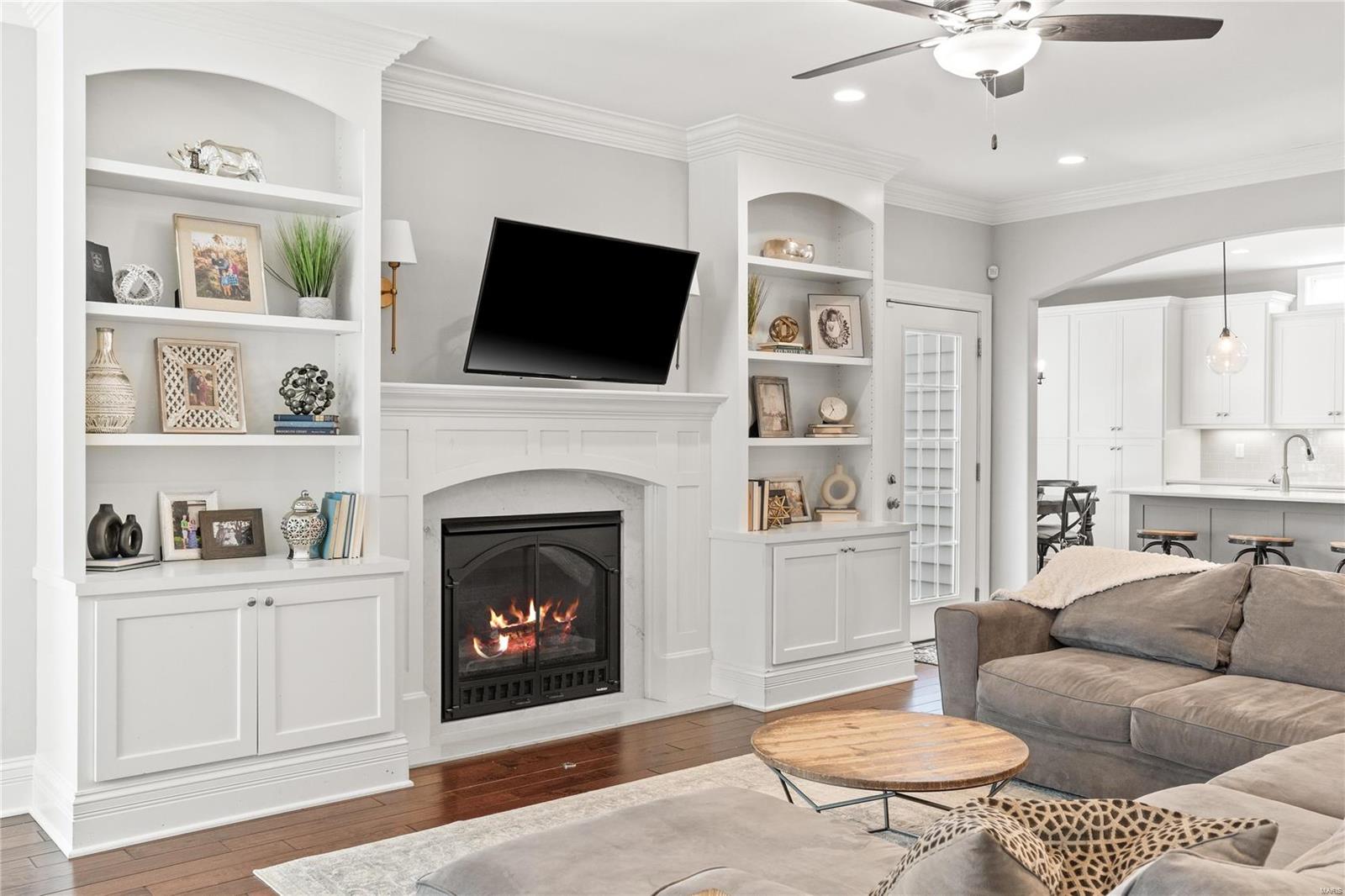 911 Evans Ave Lt Split - Residential