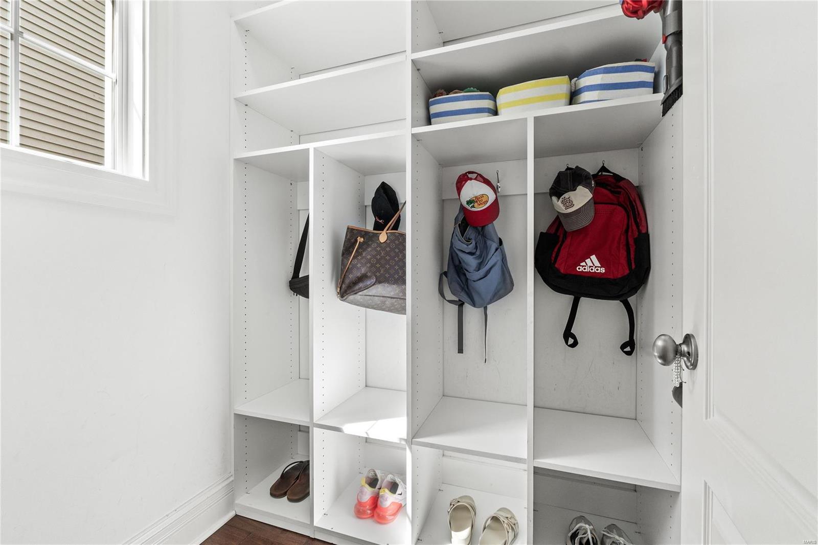 911 Evans Ave Lt Split - Residential