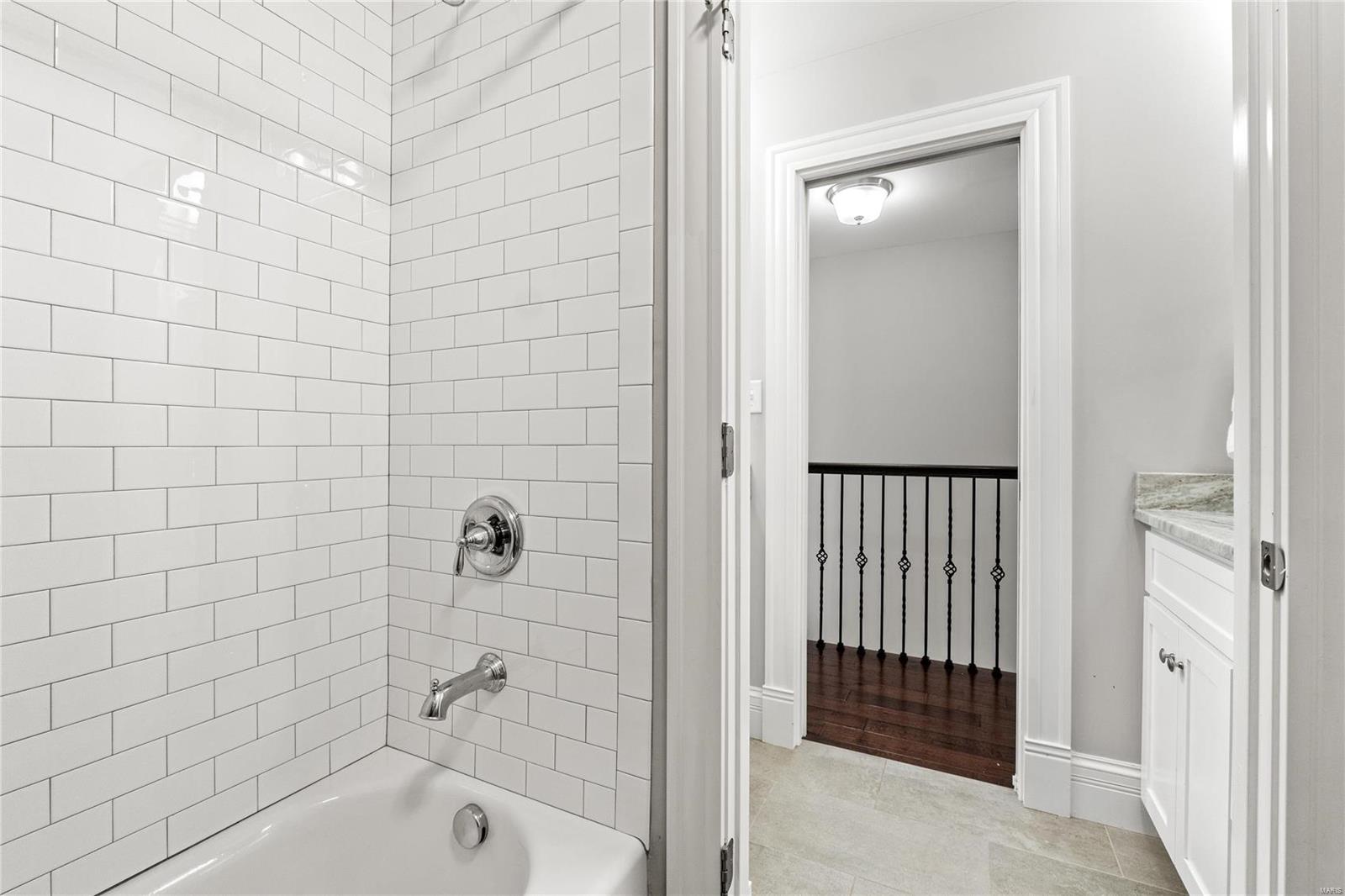 911 Evans Ave Lt Split - Residential