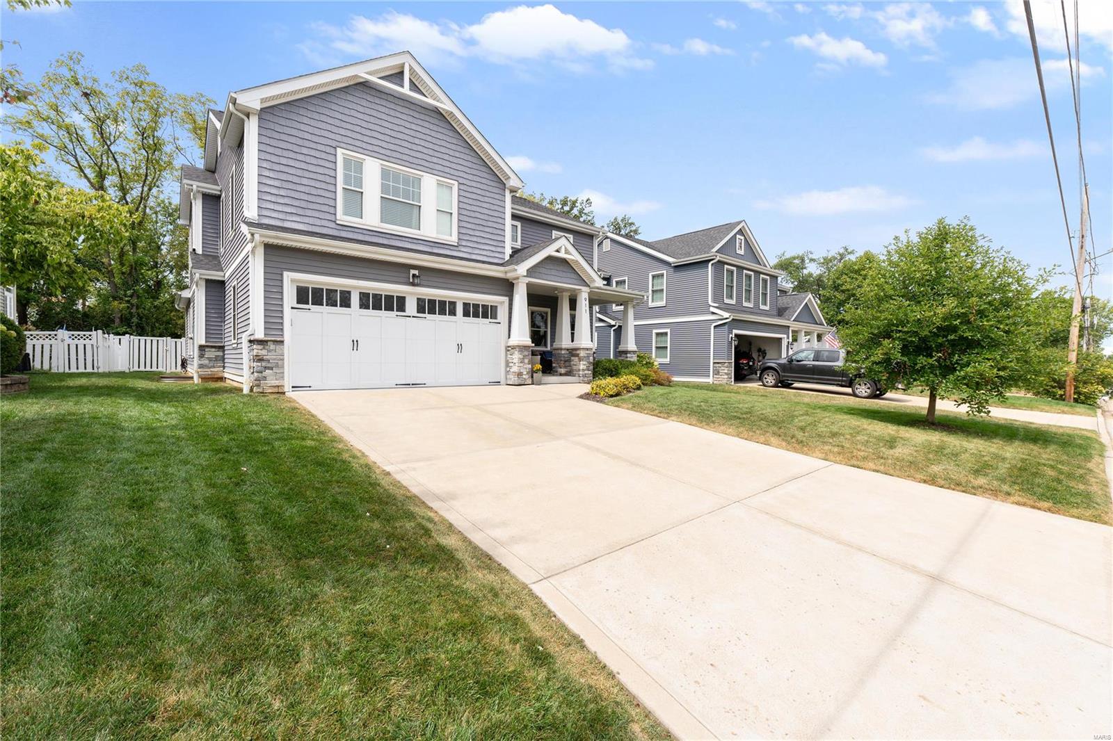 911 Evans Ave Lt Split - Residential