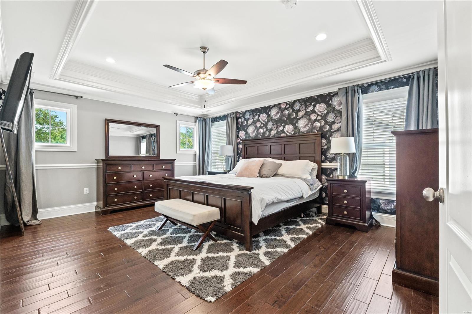 911 Evans Ave Lt Split - Residential