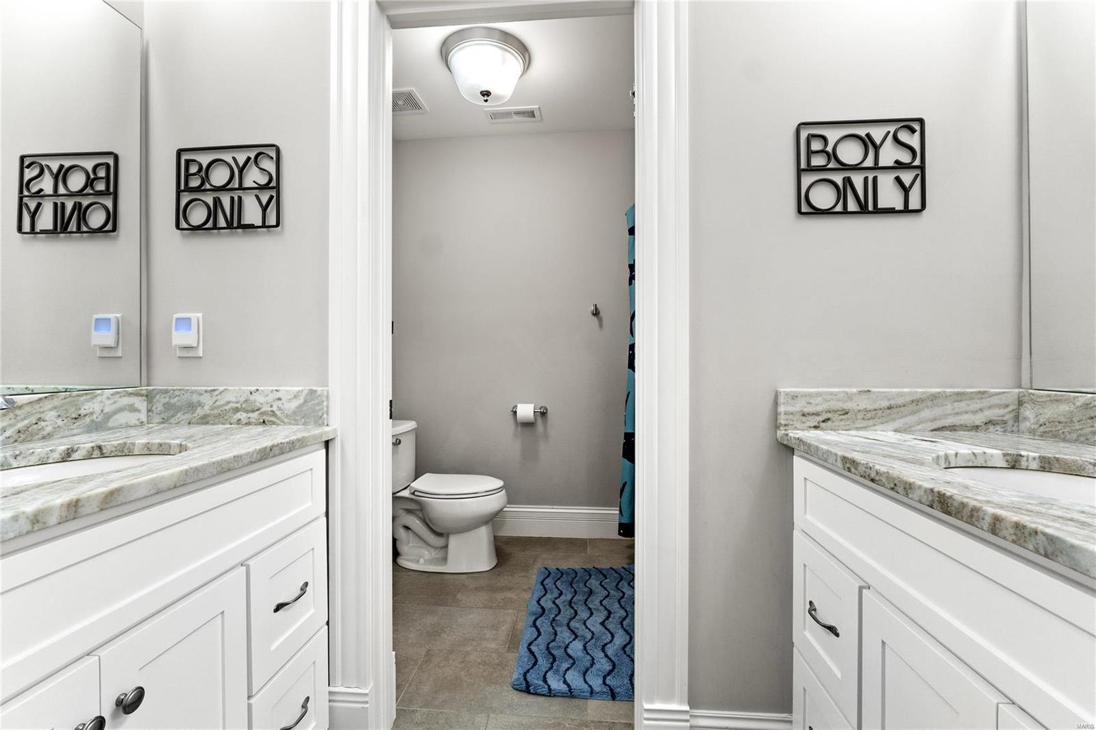 911 Evans Ave Lt Split - Residential