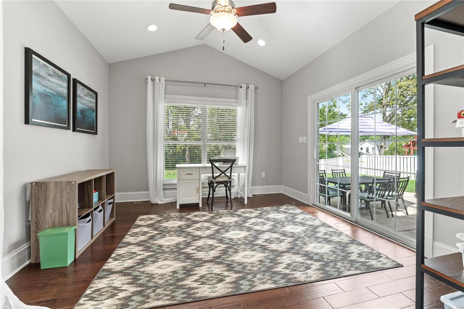 911 Evans Ave Lt Split - Residential