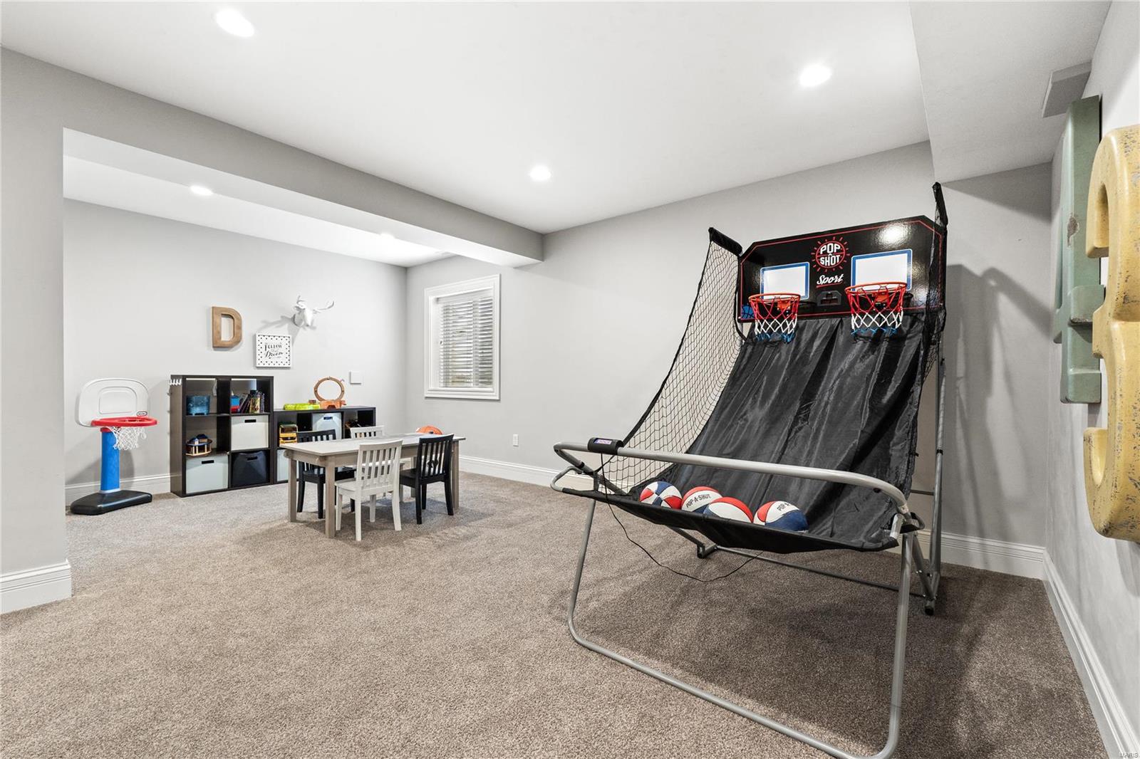 911 Evans Ave Lt Split - Residential