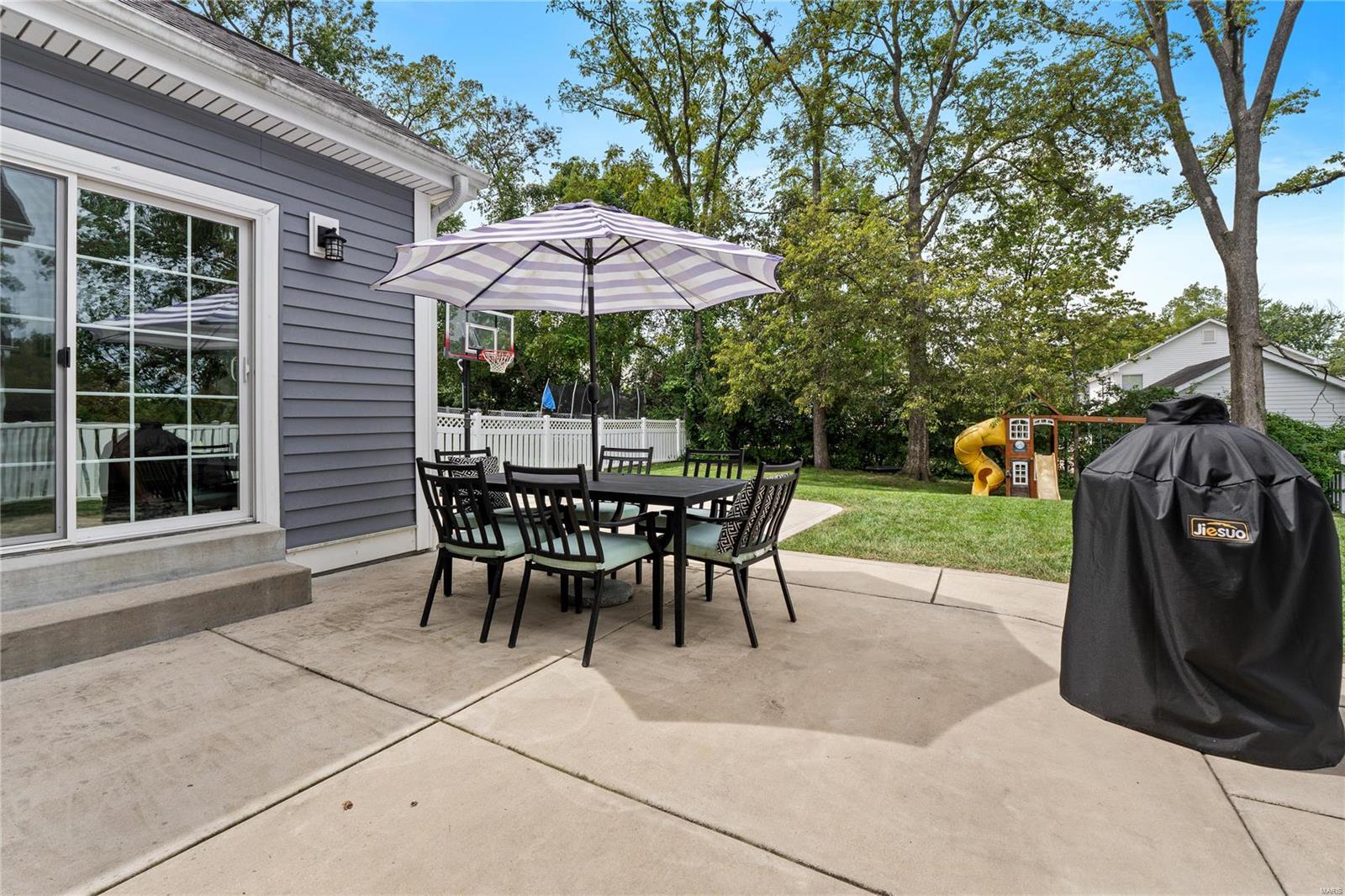 911 Evans Ave Lt Split - Residential