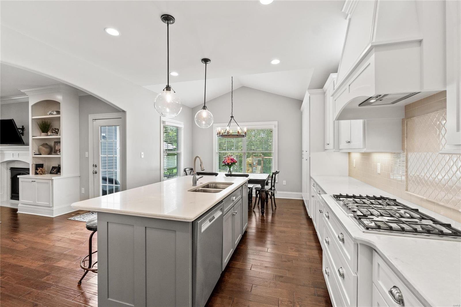 911 Evans Ave Lt Split - Residential