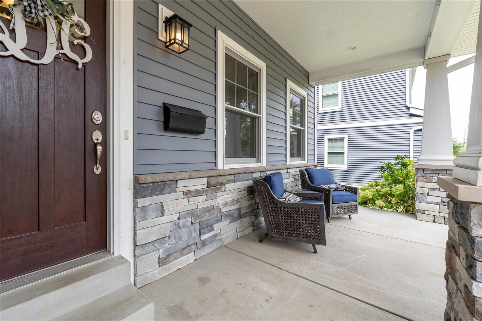 911 Evans Ave Lt Split - Residential