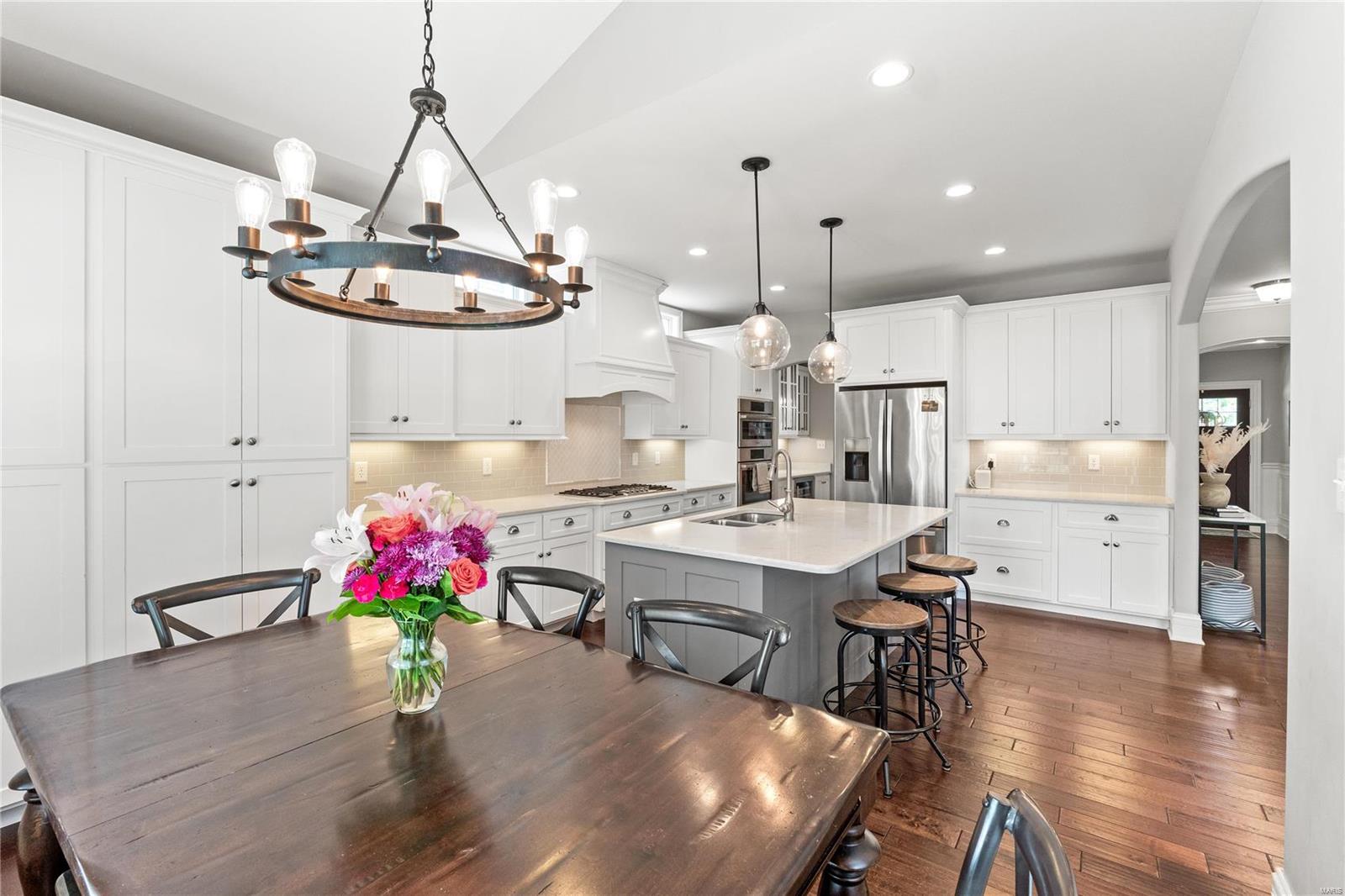 911 Evans Ave Lt Split - Residential