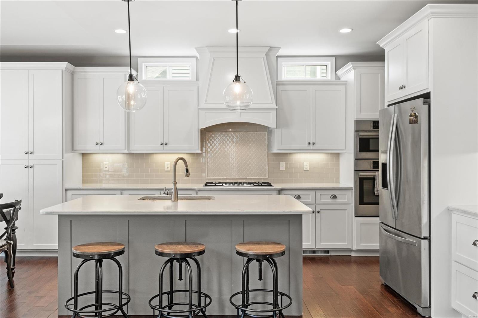 911 Evans Ave Lt Split - Residential