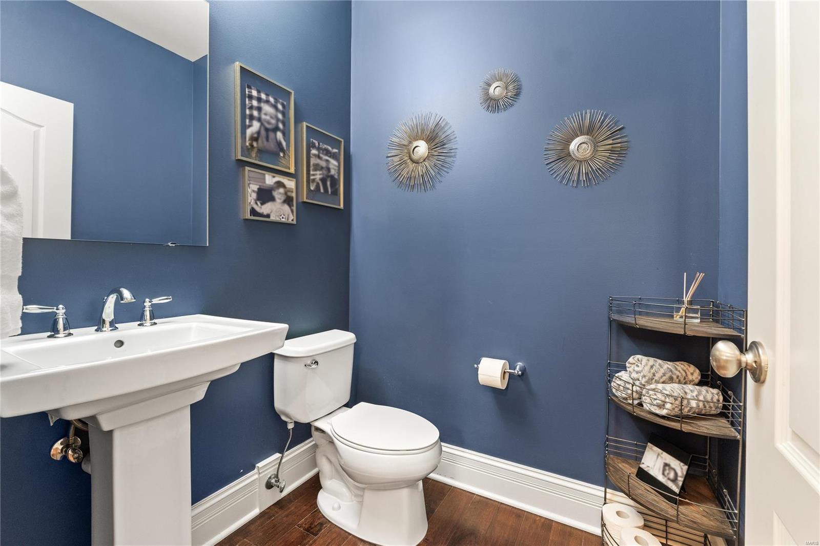 911 Evans Ave Lt Split - Residential