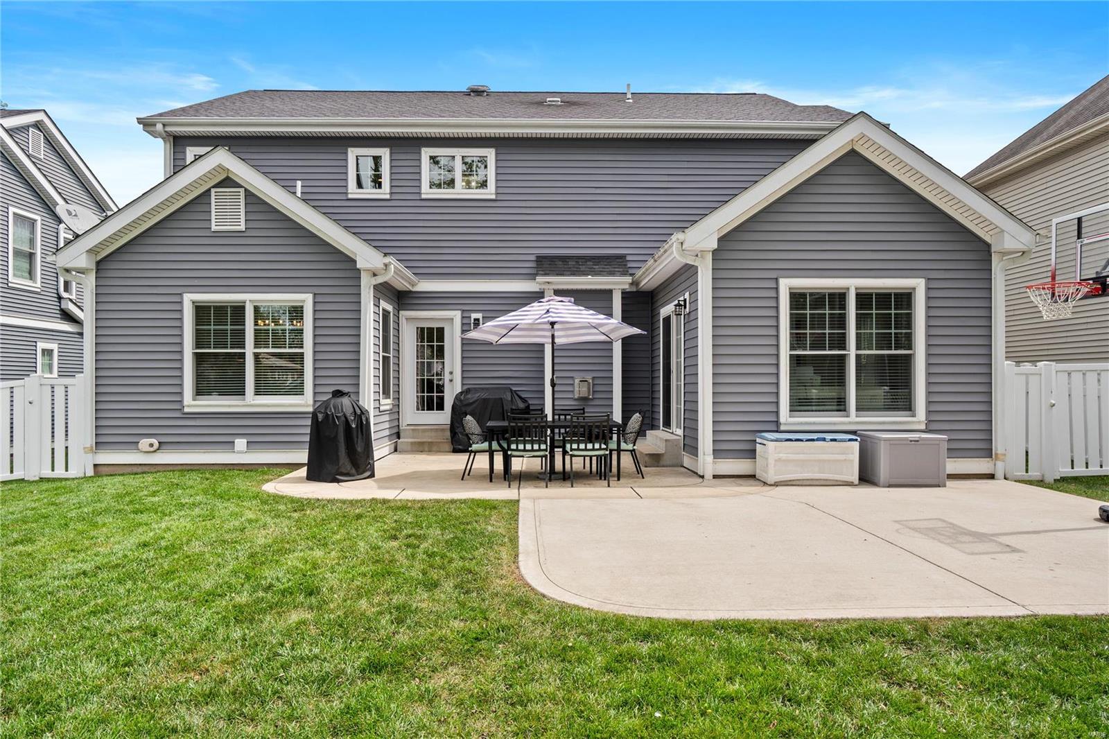 911 Evans Ave Lt Split - Residential