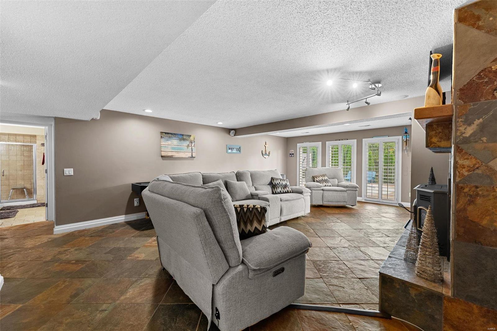 Harbor Pt Estate - Residential