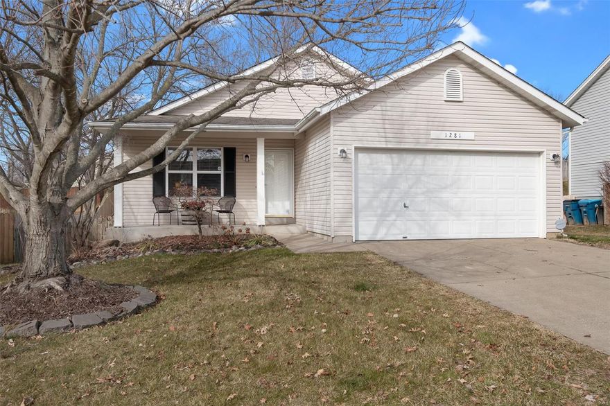 Welcome Home! You will feel comfortable the moment you step inside Your Ranch Style Home and enjoy the Cherrywood Bamboo Hardwood Floors, Vaults and Plant Shelf.  Full Spacious Master Suite offering His and Her Closets. This 3 Bedroom 3 Bath home boasts full Finished Lower Level  Featuring Fresh New Carpet, Centered See Through Gas Fireplace, Tiled Hearth, 13 Can Lights and 3rd Full Bath makes Entertainment a cinch.  Over 1,600 sq ft of Lovely Finish.  Plenty of Storage and Closets. The added Bonus is the Private, Fenced Back Yard for Family and Pets.  Your New Home is in a Hot Central sought after Location directly across from the entrance of  The Woodlands City Park Ground, Walking 1 block to Elementary School & Playground inside the Subdivision, Katy Trail and Nearly Every Conceivable Retail &  Business. Perfect for First Timers or Empty Nesters.  Homes in The Woodlands have been Selling Above Ask on Day 1. No Showings until Saturday 23rd. Sun Open House 1-3 PM. Come Check It Out!!!