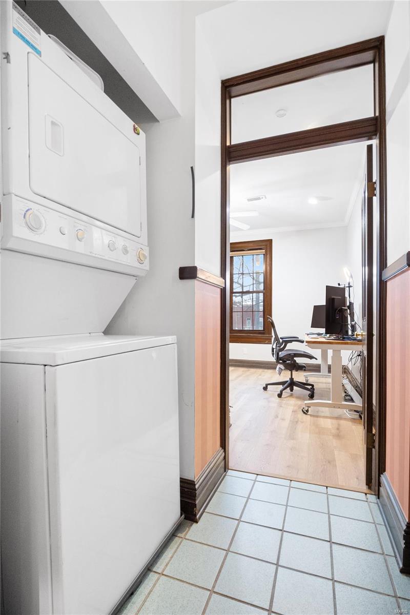 St Louis, Missouri 63104, United States, 3 Bedrooms Bedrooms, ,3 BathroomsBathrooms,Residential,Active,19234