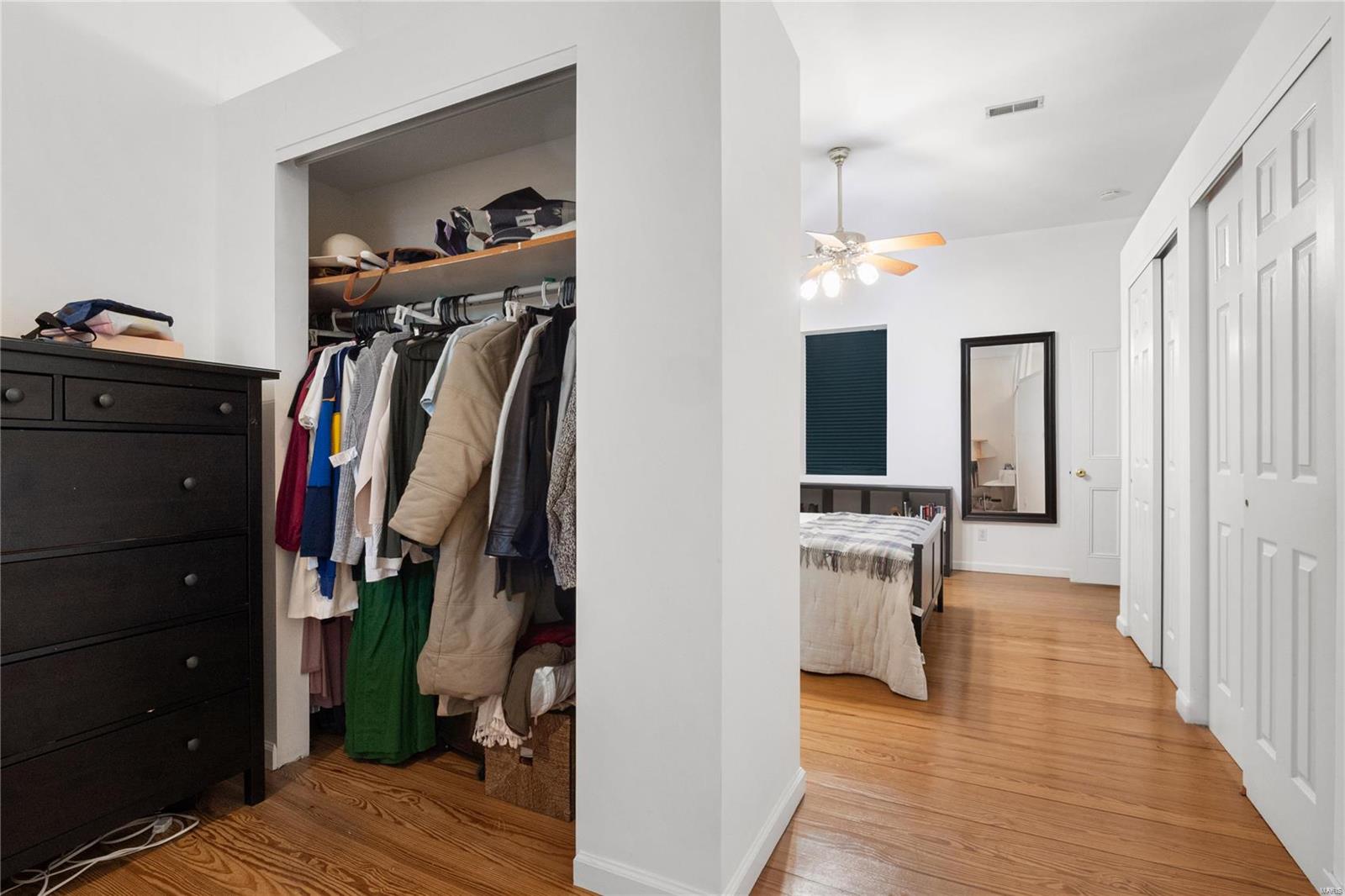 St Louis, Missouri 63104, United States, 3 Bedrooms Bedrooms, ,3 BathroomsBathrooms,Residential,Active,19234