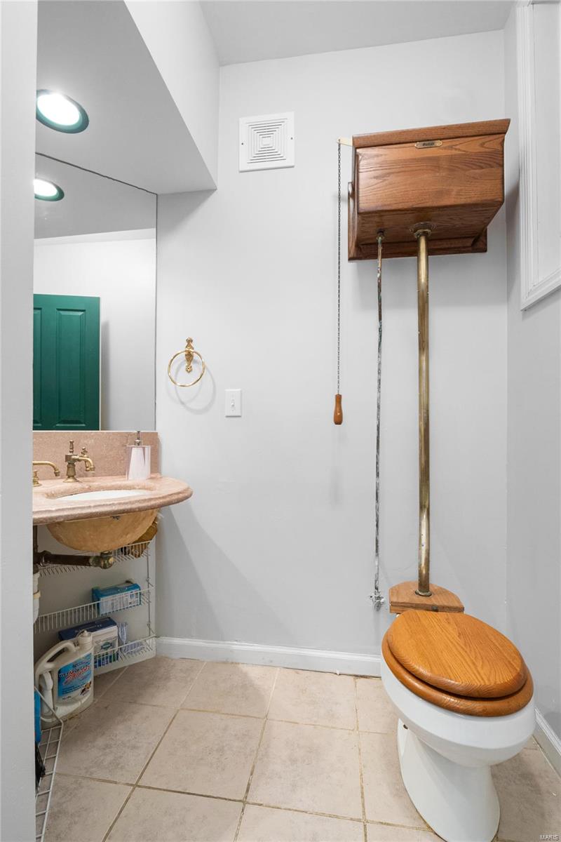 St Louis, Missouri 63104, United States, 3 Bedrooms Bedrooms, ,3 BathroomsBathrooms,Residential,Active,19234