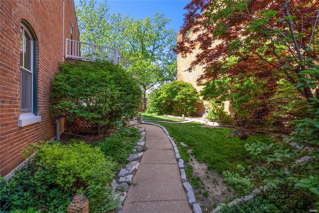 St Louis, Missouri 63104, United States, 3 Bedrooms Bedrooms, ,3 BathroomsBathrooms,Residential,Active,19234