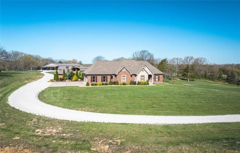 1100 Landon Rd Bourbon MO 65441