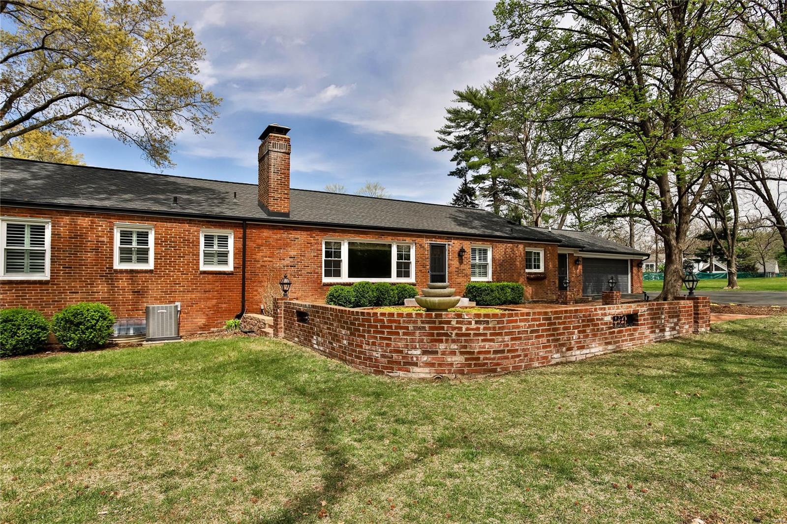 Coach-N-Four - Residential