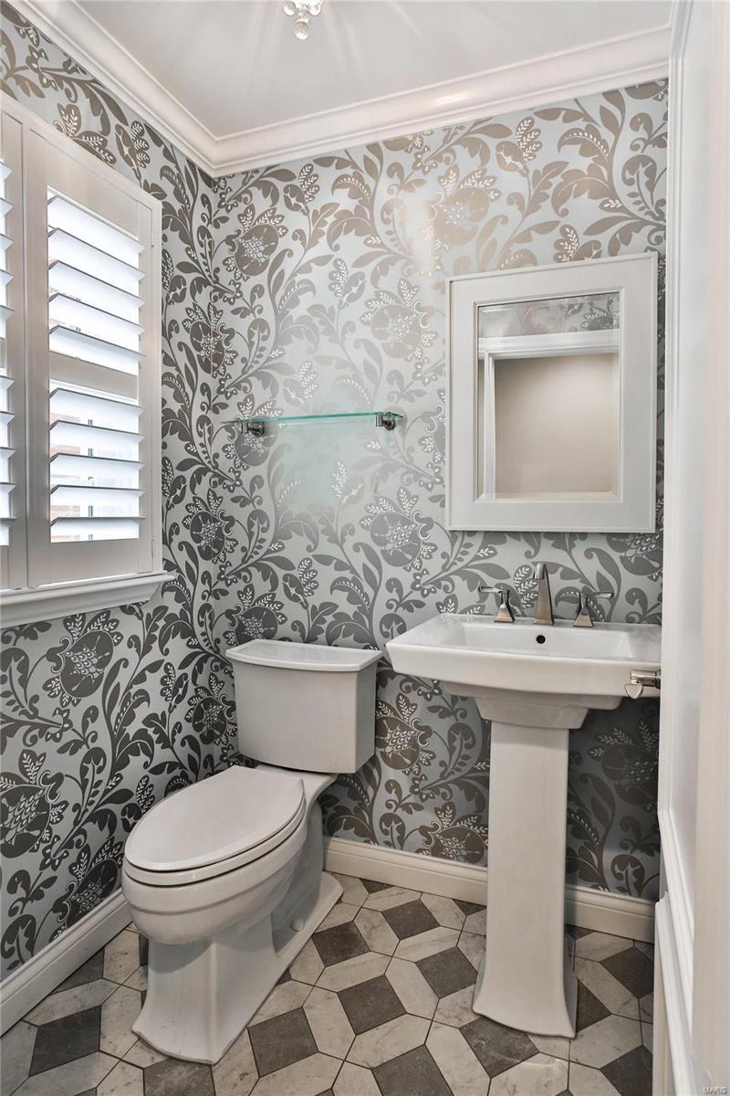 Coach-N-Four - Residential