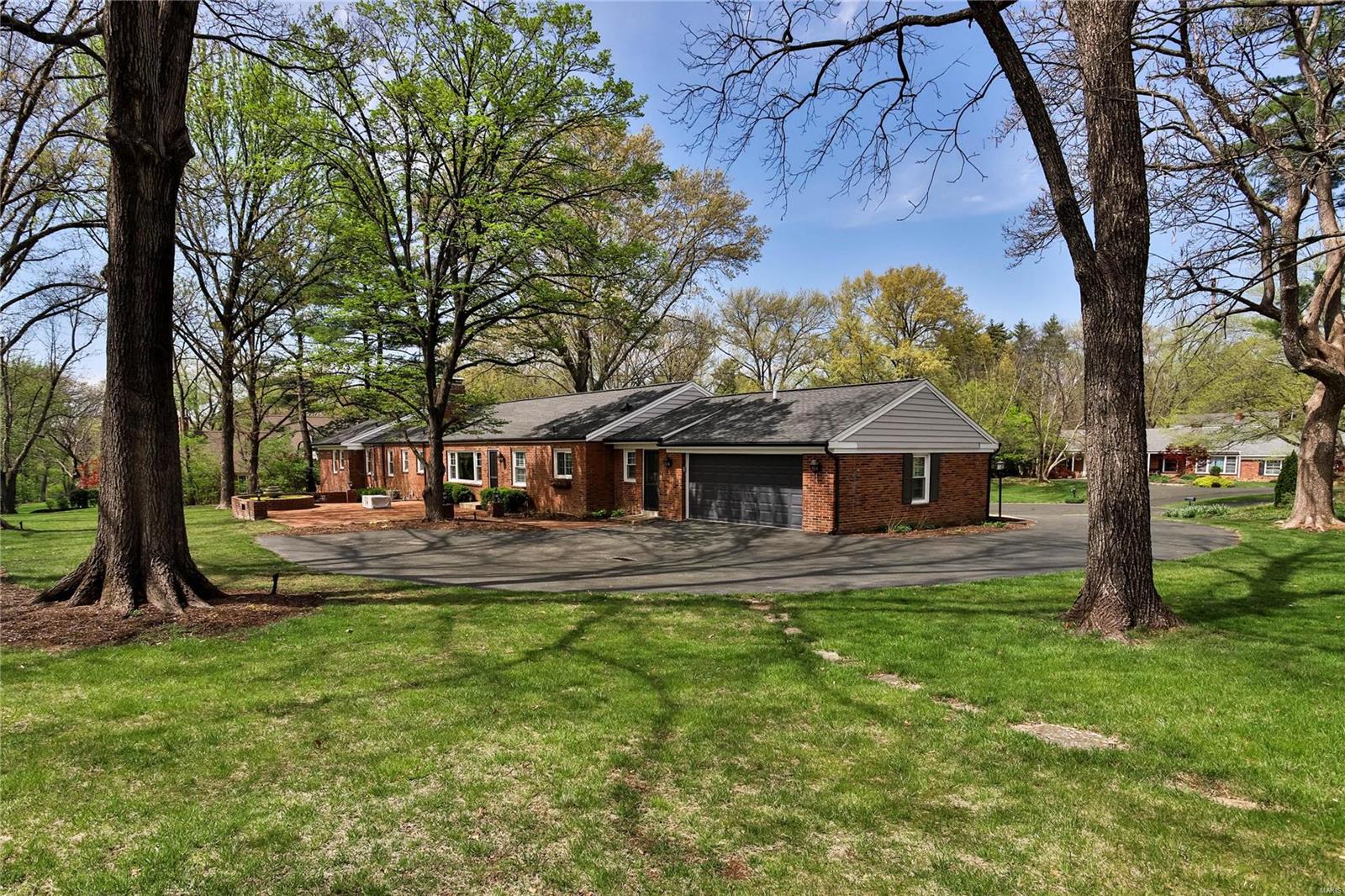 Coach-N-Four - Residential