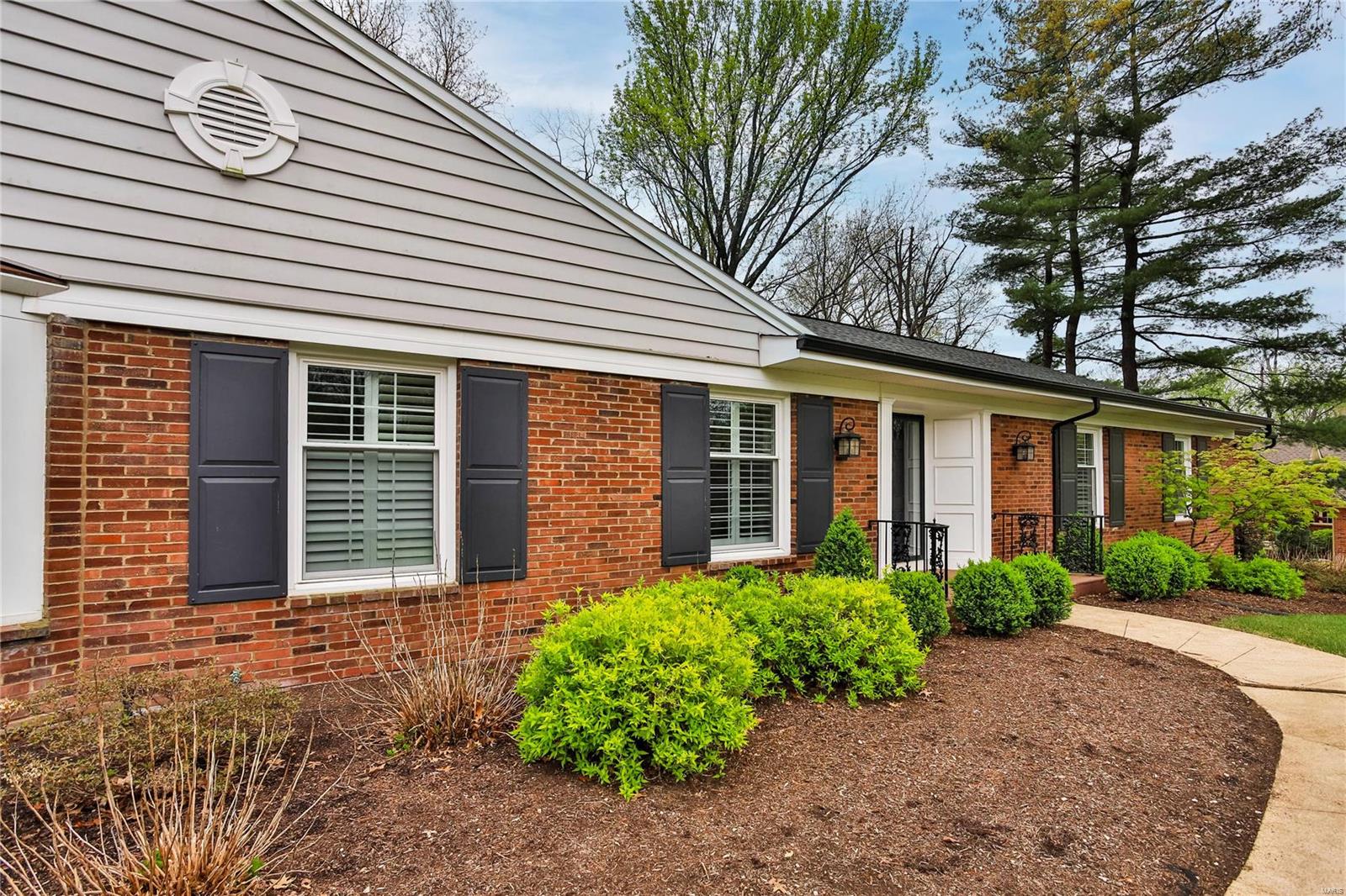 Coach-N-Four - Residential