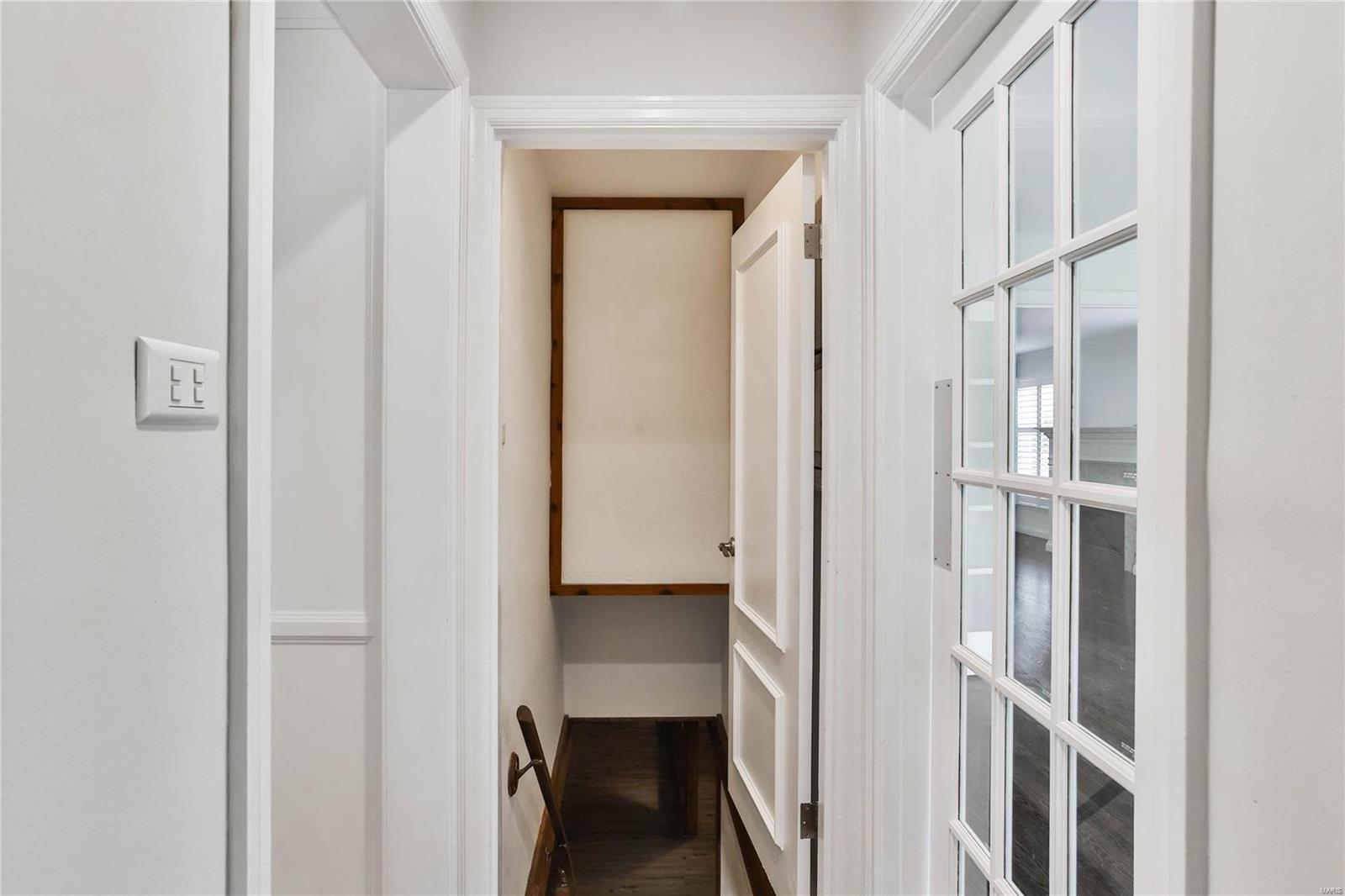 Coach-N-Four - Residential