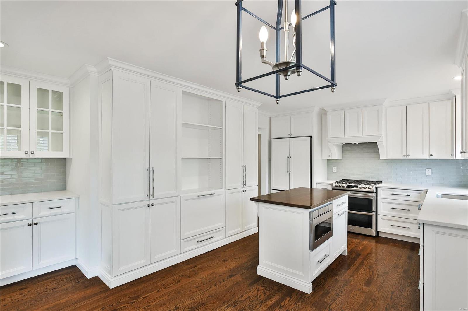 Coach-N-Four - Residential