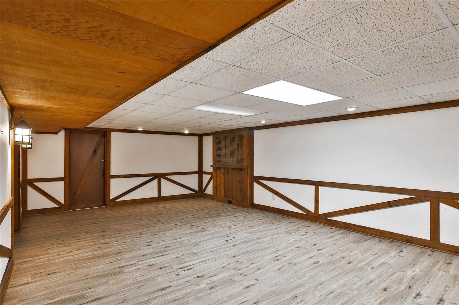 Coach-N-Four - Residential