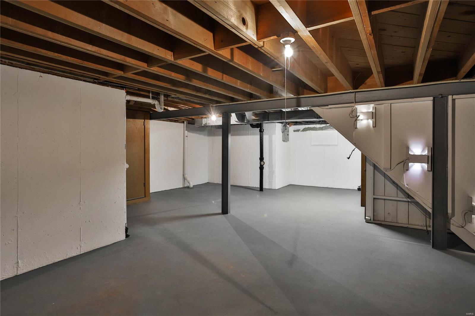 Coach-N-Four - Residential