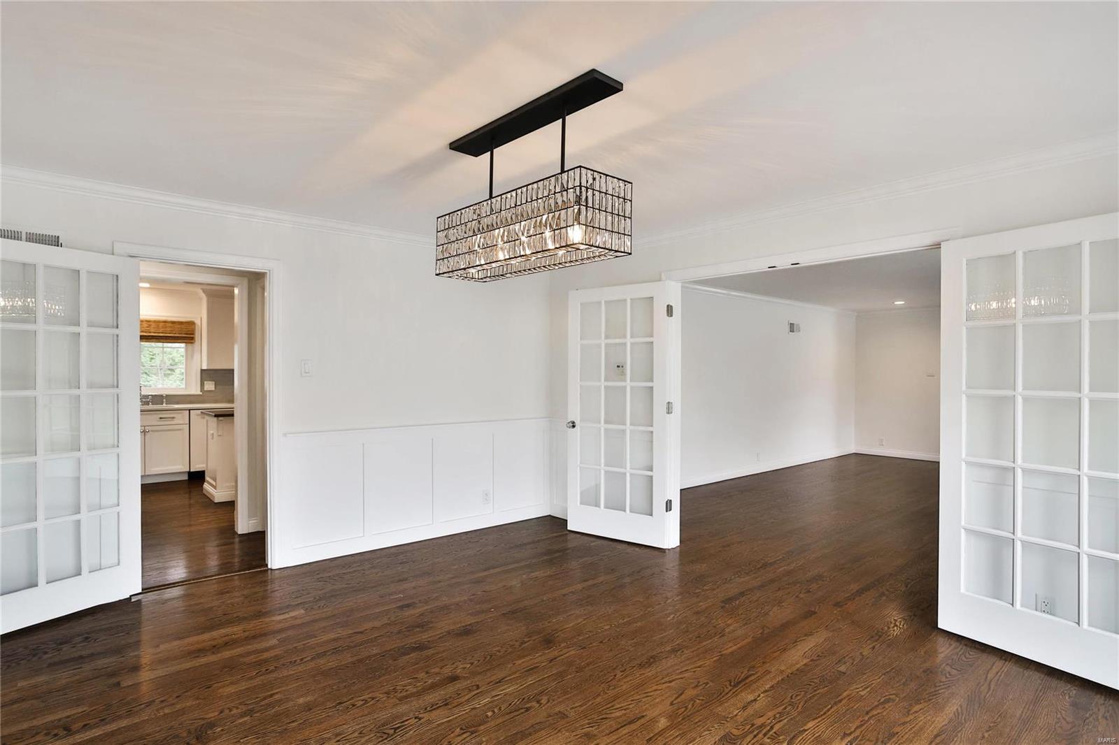 Coach-N-Four - Residential