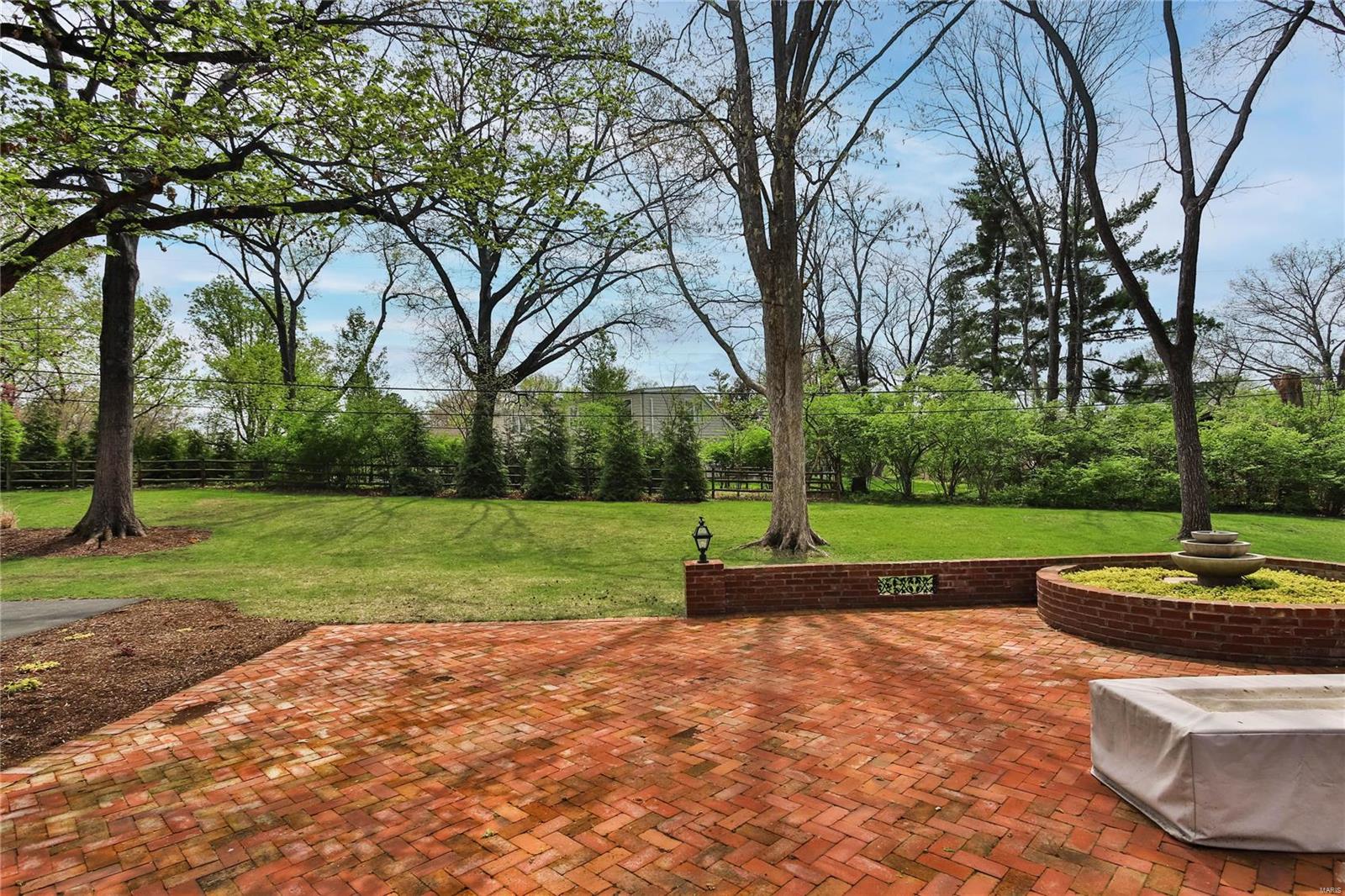 Coach-N-Four - Residential