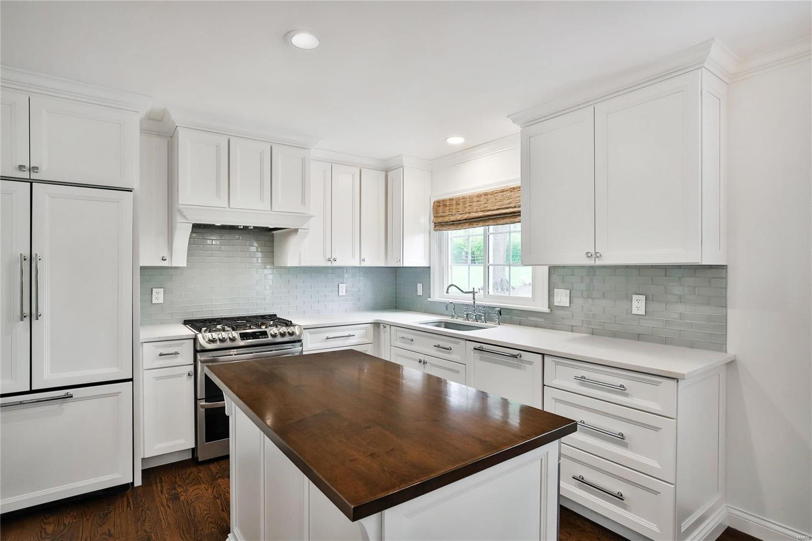 Coach-N-Four - Residential