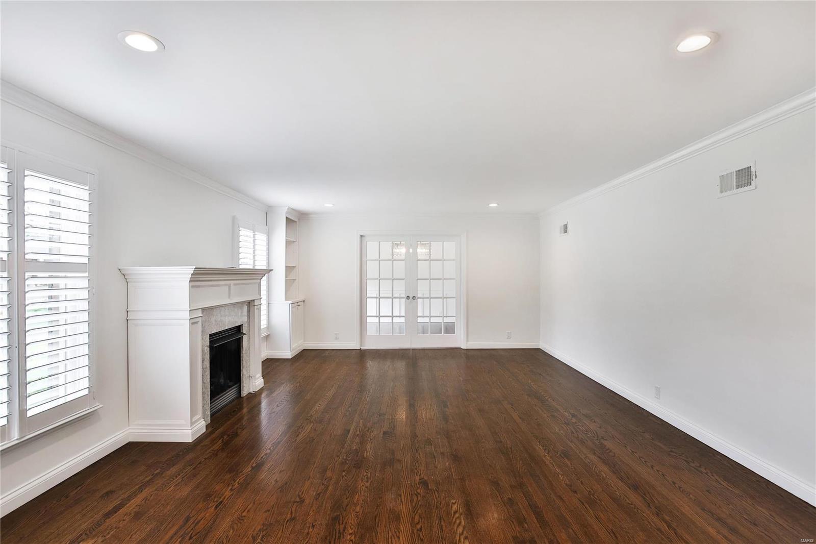 Coach-N-Four - Residential