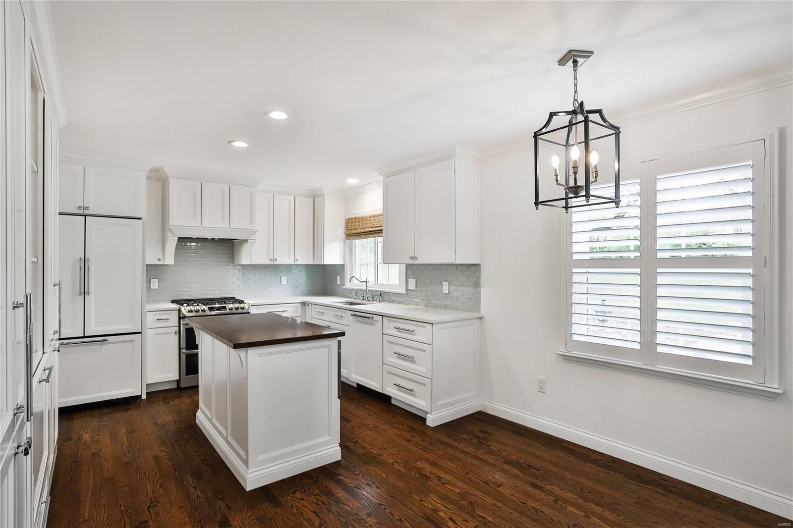 Coach-N-Four - Residential