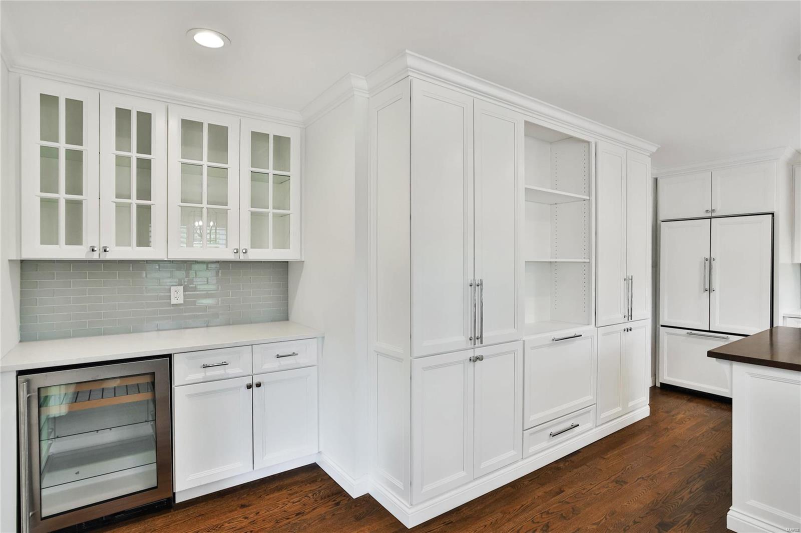 Coach-N-Four - Residential