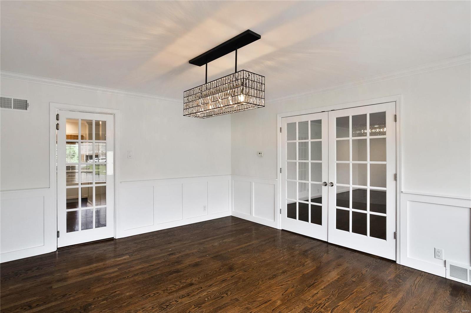 Coach-N-Four - Residential